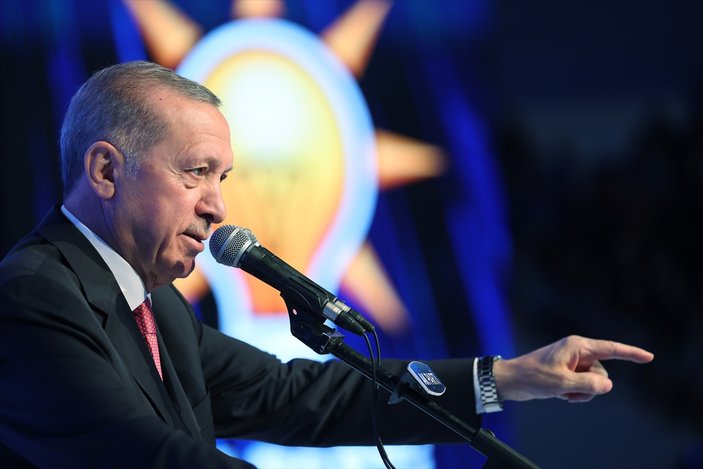 Cumhurbaşkanı Erdoğan'dan gençlere 'cep telefonu ve bilgisayar' müjdesi