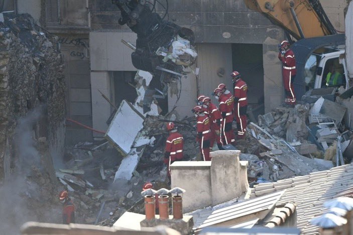 Fransa'da patlama sonrası 5 katlı bina çöktü: Ölü sayısı artıyor