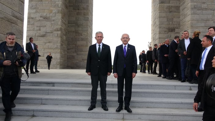 Kemal Kılıçdaroğlu'ndan Çanakkale Şehitler Abidesi’ne ziyaret