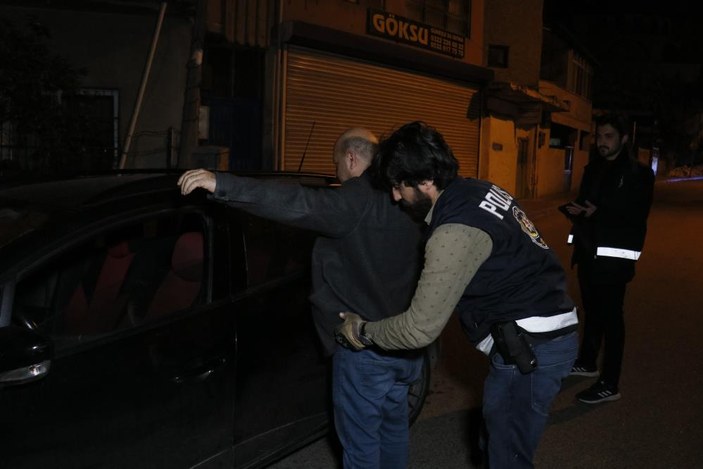 Adana polisinden şok uygulama: 265 suçlu yakalandı, 106 silah ele geçirildi
