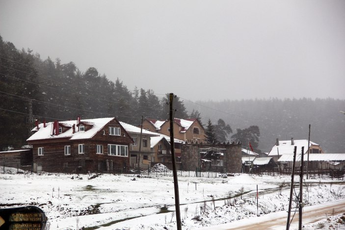 Bolu'nun yüksek kesimlerinde kar yağışı #2