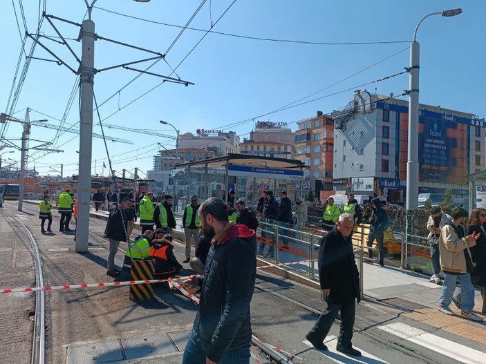 Güngören'de tramvay raydan çıktı: Seferler yapılamıyor