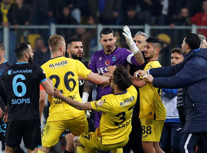 Trabzonspor'un kaptanı Uğurcan Çakır'dan milli takım açıklaması: Kesilmeyi hak etmedim
