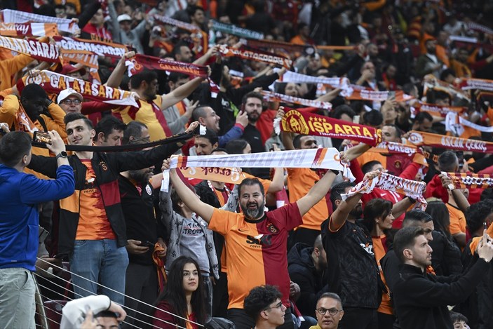 Galatasaray'dan Fenerbahçe'ye 
