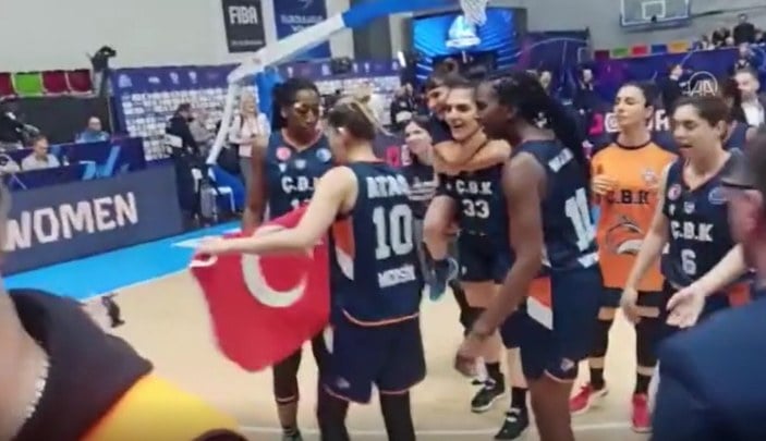 USK Prag'ı mağlup eden ÇBK Mersin Yenişehir Belediyesi'ne, Türk bayrağı açma izni verilmedi