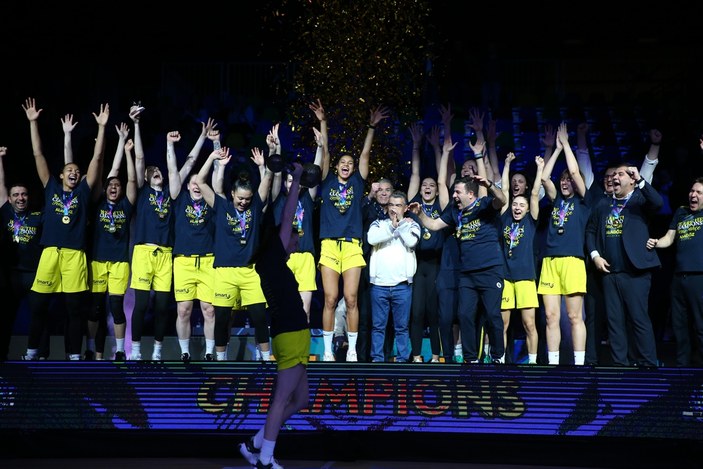 Kadınlar EuroLeague’de Fenerbahçe şampiyon oldu