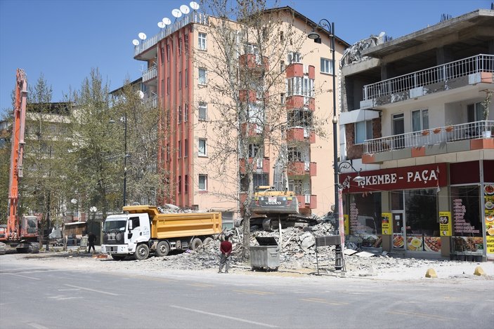 Malatya'da depremin izleri siliniyor! Enkaz kaldırma çalışmalarının yüzde 92'si tamamlandı