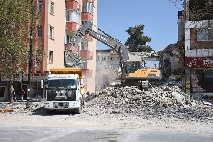 Malatya'da depremin izleri siliniyor! Enkaz kaldırma çalışmalarının yüzde 92'si tamamlandı