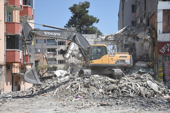 Malatya'da depremin izleri siliniyor! Enkaz kaldırma çalışmalarının yüzde 92'si tamamlandı