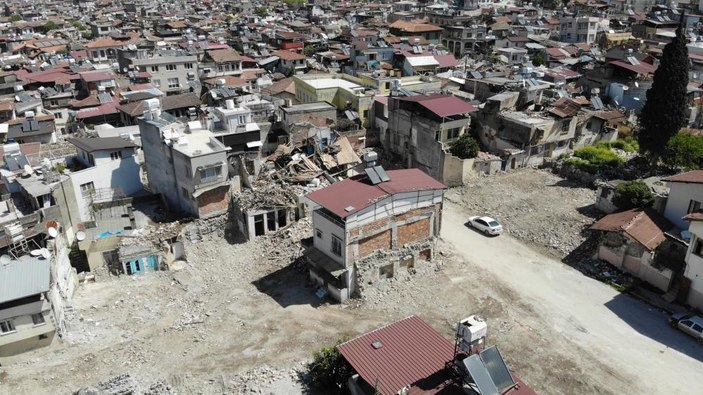 Depremin vurduğu Hatay’da esnaf bayrama buruk hazırlanıyor