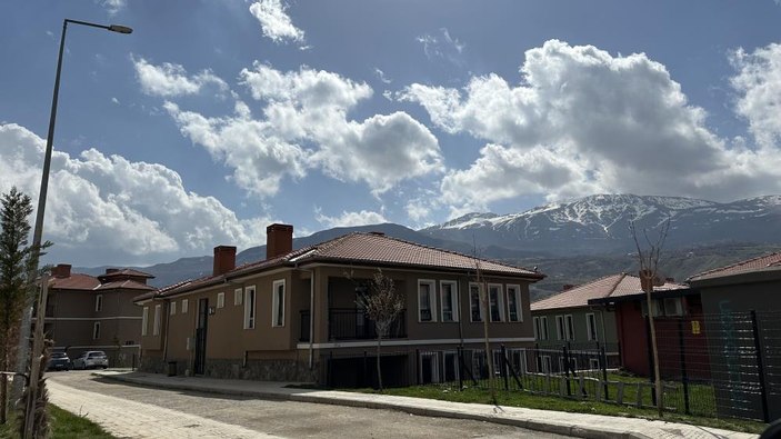 Elazığ'da göl manzaralı deprem konutları dikkat çekiyor