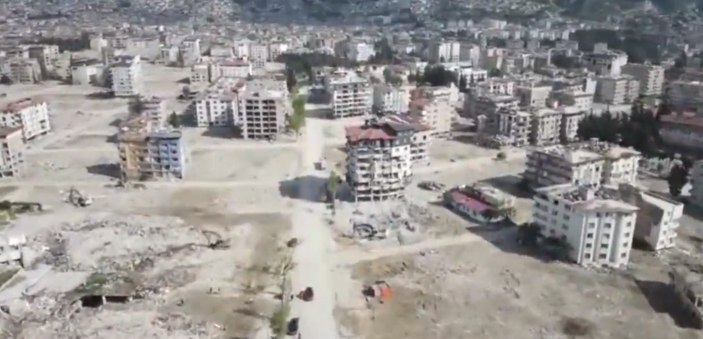 Hatay'da enkaz kaldırma çalışmaları sürüyor