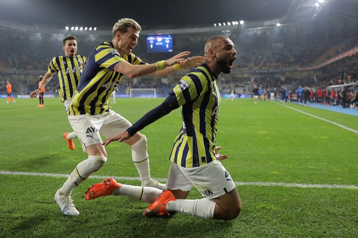 Fenerbahçe, Başakşehir deplasmanında geriden gelip kazandı