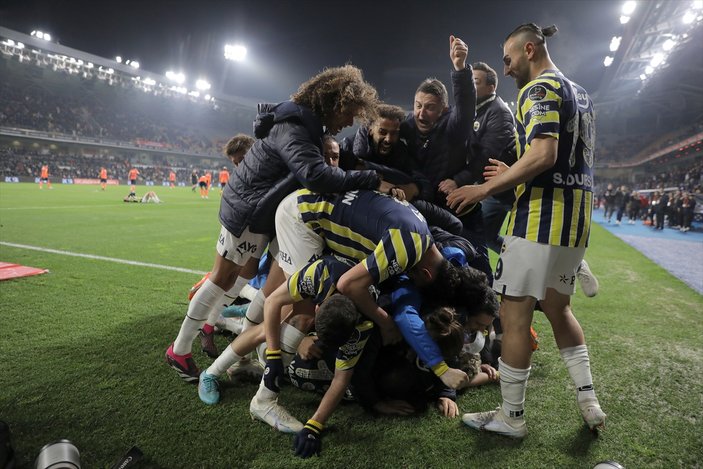 Fenerbahçe, Başakşehir deplasmanında geriden gelip kazandı