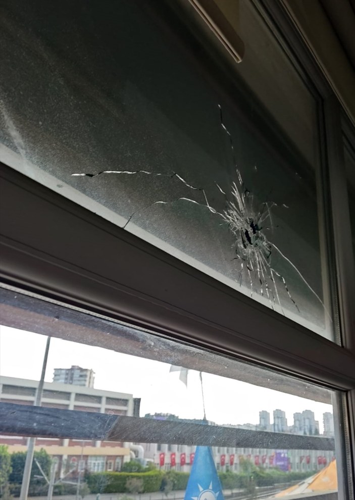 AK Parti Çukurova binasına silahlı saldırı
