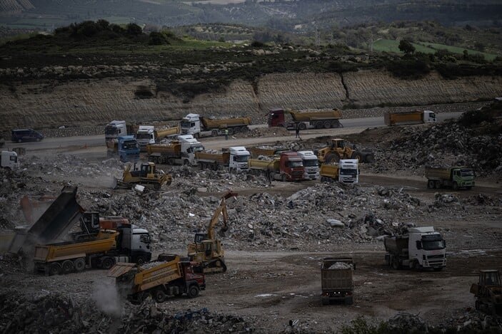 Hatay’da depremin izleri siliniyor! Enkaz kaldırma çalışmalarına sona gelindi