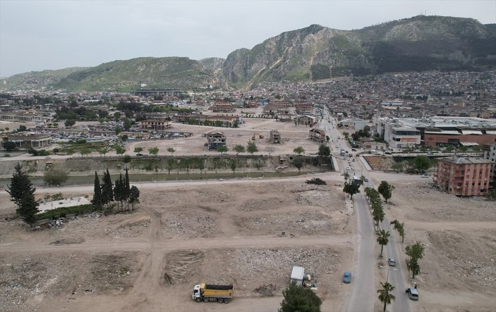 Hatay’da depremin izleri siliniyor! Enkaz kaldırma çalışmalarına sona gelindi