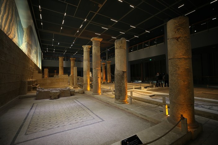 Gaziantep'te depremlerin etkilemediği Zeugma Mozaik Müzesi ziyarete açıldı