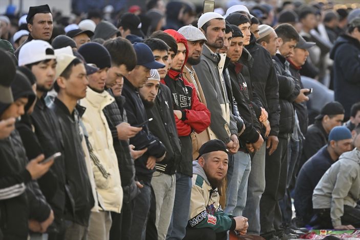 Rusya'da camiler bayram namazında doldu taştı: Moskova'da tekbir sesleri yankılandı