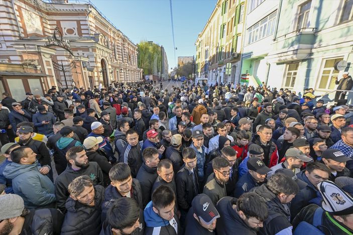 Rusya'da camiler bayram namazında doldu taştı: Moskova'da tekbir sesleri yankılandı