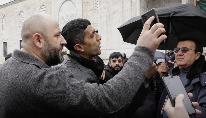 Ensonhaber Eminönü'nde: Belçikalı gurbetçi ve vatandaşlar arasında Mercedes tartışması