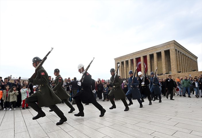 23 Nisan Anıtkabir'de coşkuyla kutlanıyor