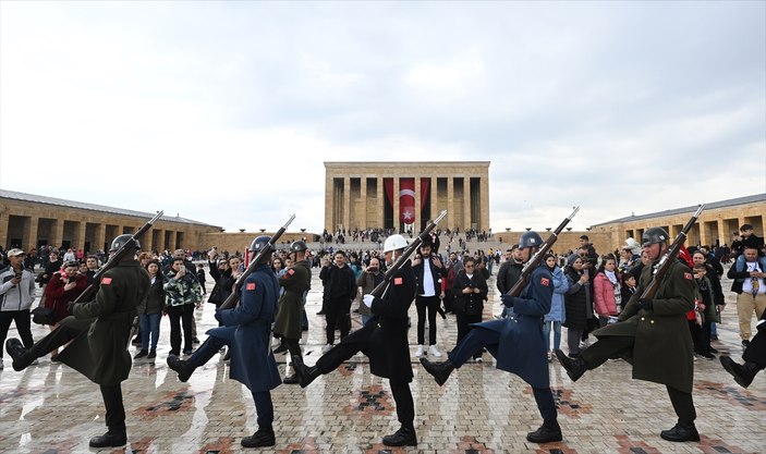 23 Nisan Anıtkabir'de coşkuyla kutlanıyor