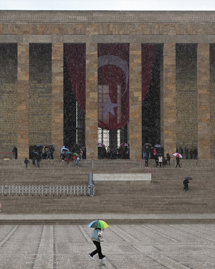 23 Nisan Anıtkabir'de coşkuyla kutlanıyor