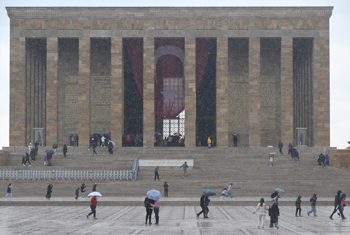 23 Nisan Anıtkabir'de coşkuyla kutlanıyor