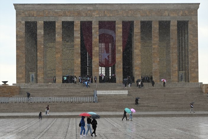 23 Nisan Anıtkabir'de coşkuyla kutlanıyor