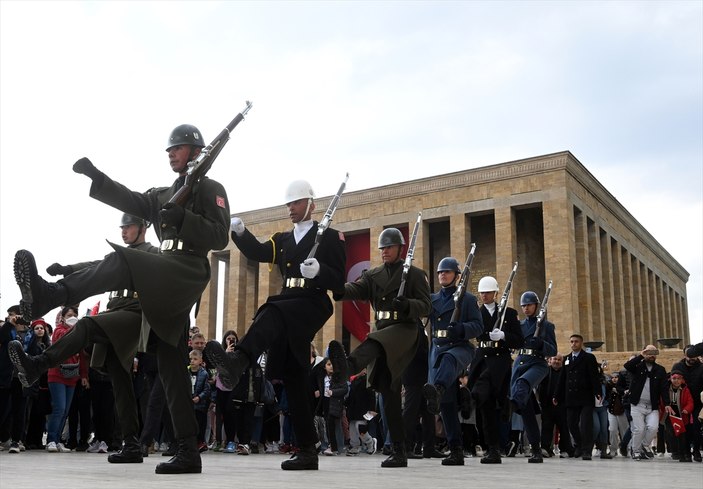 23 Nisan Anıtkabir'de coşkuyla kutlanıyor