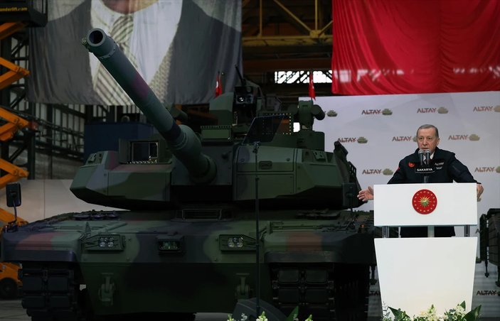 Cumhurbaşkanı Erdoğan 'Yeni Altay' tankını TSK'ya teslim etti