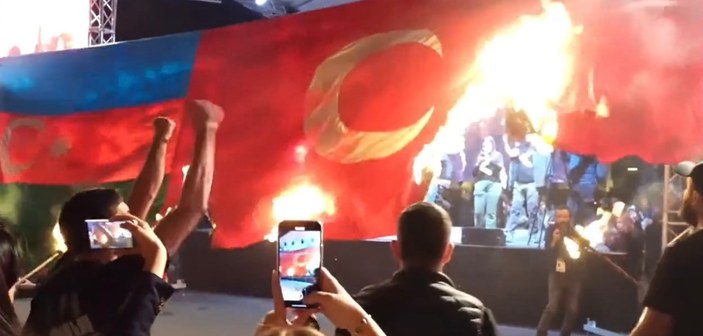 Ermenistan'da küstah provokasyon: Türk bayrağını yaktılar