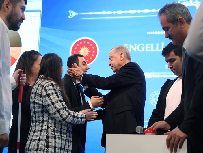 Cumhurbaşkanı Erdoğan'dan engelli öğretmenlere müjde: Başvuru yapanların hepsi atanacak