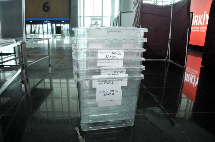 İstanbul Havalimanı'nda seçim sandıkları kuruldu #1