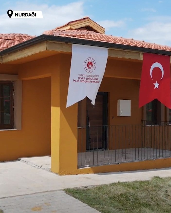 Murat Kurum, Nurdağı'ndaki köy evlerini paylaştı