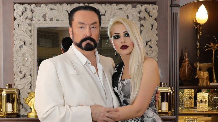 Adnan Oktar'�n yeni yap�lanmas�na operasyon! 8 ki�i yakaland�