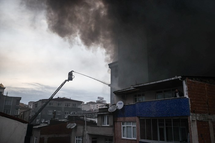 Akit Medya Grubu'nun bulunduğu binada yangın çıktı