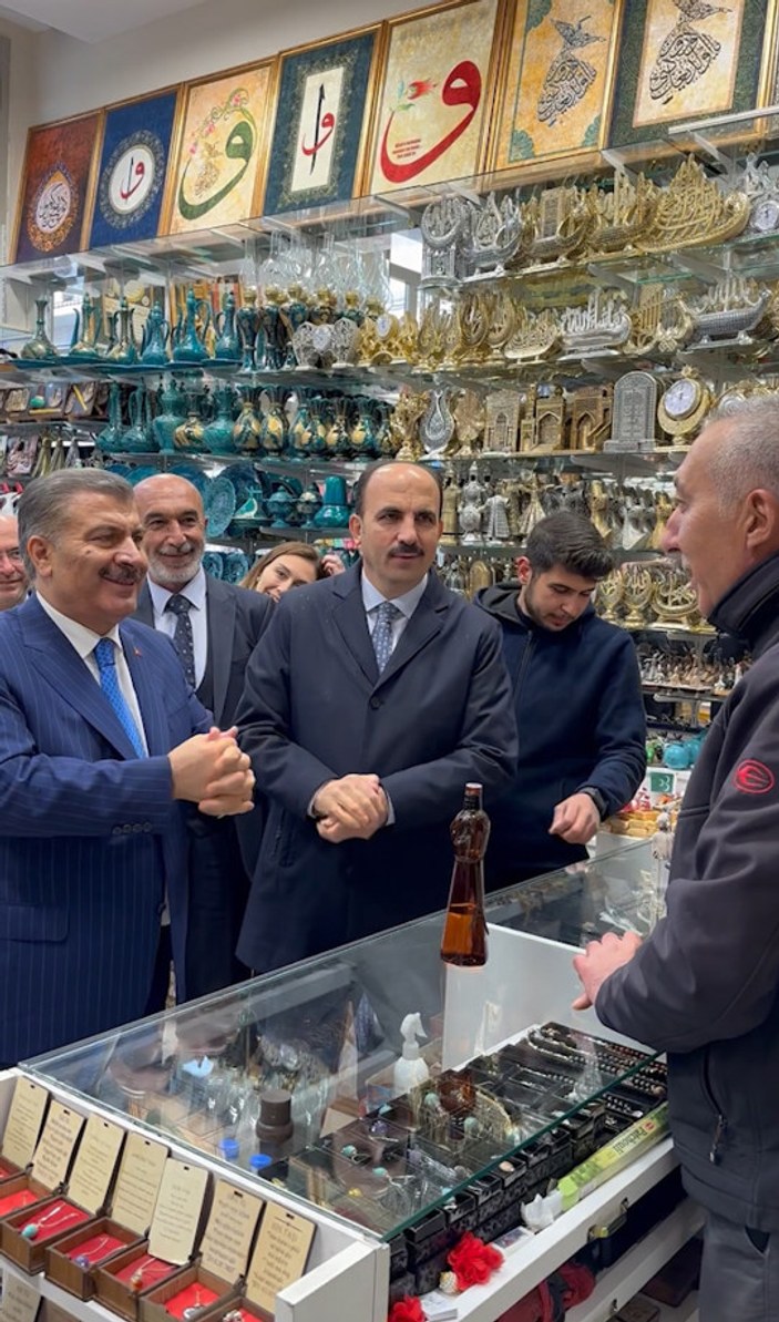 Sağlık Bakanı Fahrettin Koca Konya'da esnafı ziyaret etti