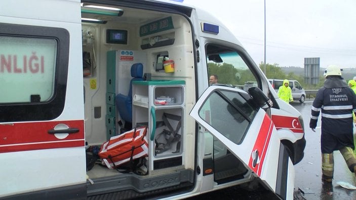 Tuzla'da kazaya giden itfaiye aracına ve ambulansa otomobil çarptı: 7 yaralı #6