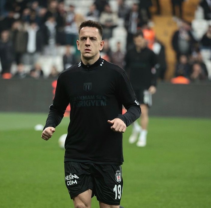 Beşiktaş'ın orta saha oyuncusu Amir Hadziahmetovic derbi öncesi kazaya karıştı