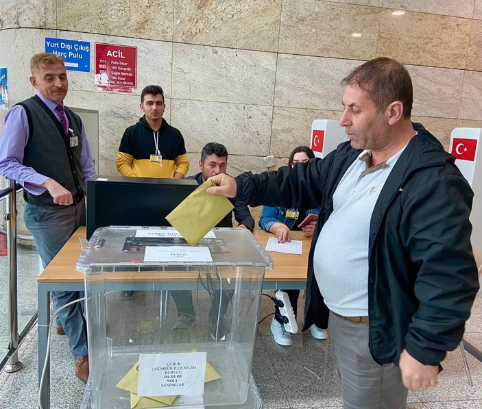 Esenboğa Havalimanı'nda oy verme devam ediyor #4