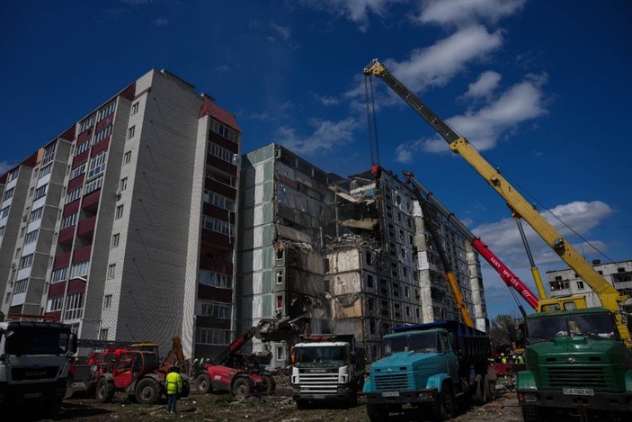 Russia hit buildings in Ukraine: The death toll rose to 18