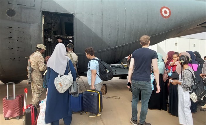 Sudan'da Türk tahliye uçağı vuruldu! MSB'den ilk açıklama