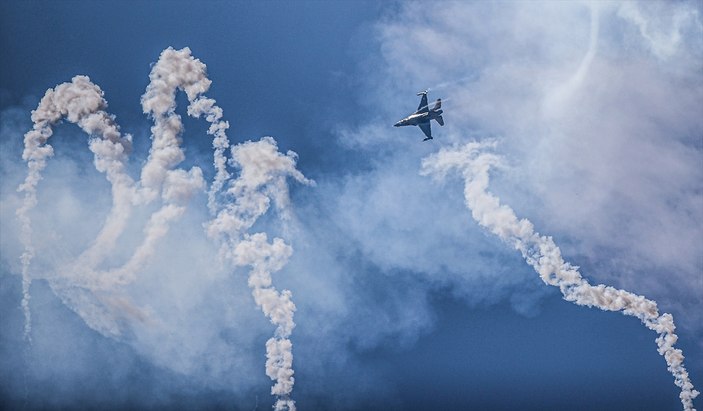 TEKNOFEST yoğun ilgi görüyor! 2. günde SOLOTÜRK gösterisi nefes kesti