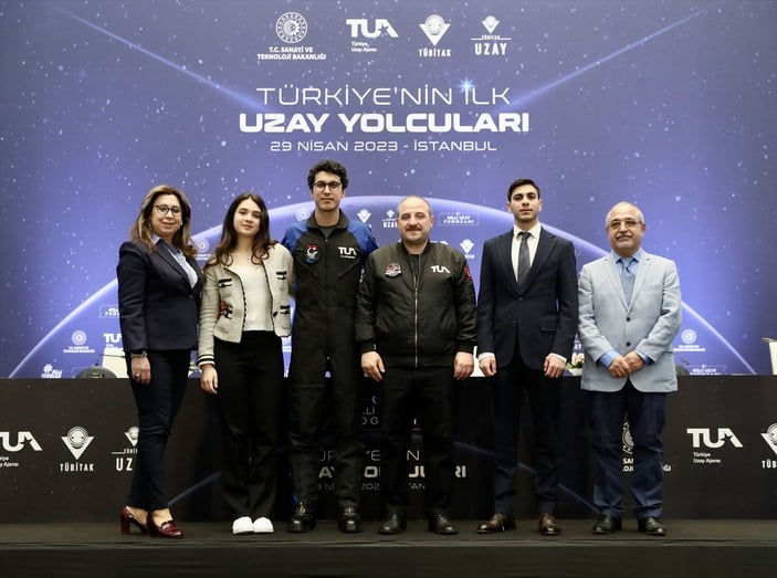 Mustafa Varank, Türkiye'nin ilk uzay yolcuları ile bir araya geldi