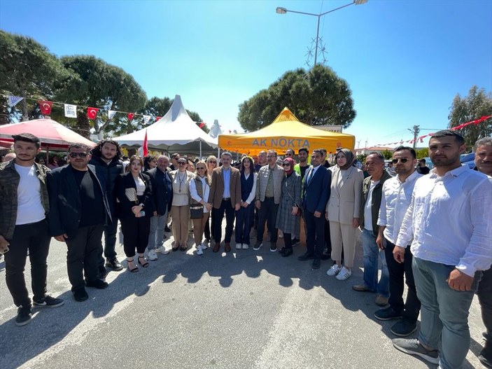Gençlik ve Spor Bakanı Mehmet Muharrem Kasapoğlu, 12. Alaçatı Ot Festivali'ni ziyaret etti
