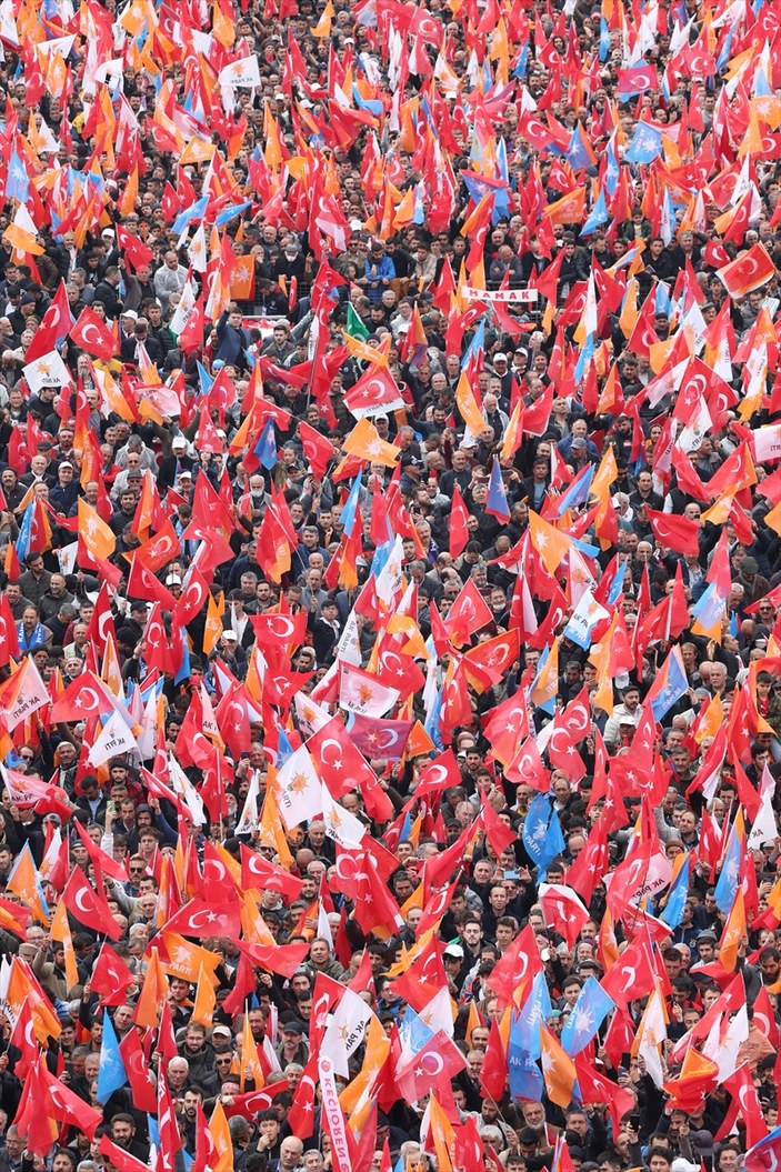 Yüzbinler Ankara'da Cumhurbaşkanı Erdoğan'ı karşıladı: Miting alanında coşkulu kalabalık