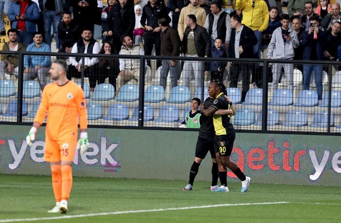 İstanbulspor, Giresunspor'u tek golle geçti