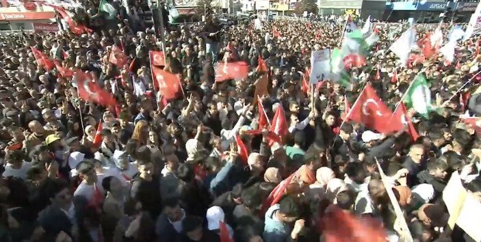 CHP'nin Van mitinginde 'Selo’ya özgürlük’ sloganları atıldı
